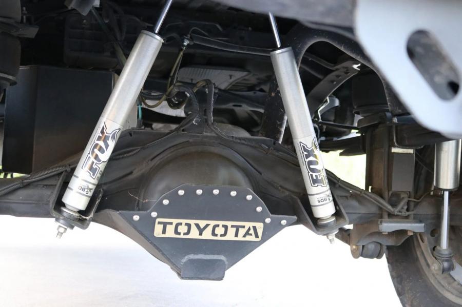 Днище и подвеска Toyota Tundra CrewMax 4x4 Zombie Apocalypse 2013 года  (фото 373 из 461)